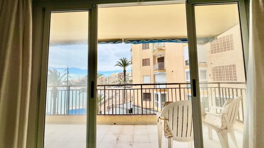 Apartamento de 3 dormitorios en Torrevieja, Spain No. 994 № 11