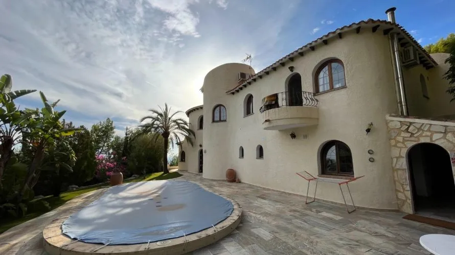 Villa de 4 dormitorios en Altea La Vella, Spain No. 502 № 1