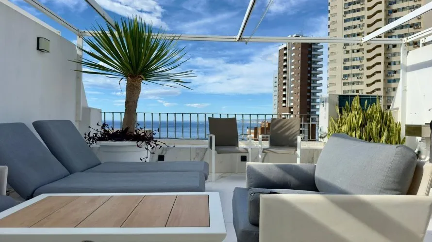 Ático de 3 dormitorios en Benidorm, Spain No. 855