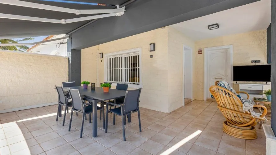 Villa de 4 dormitorios en Torrevieja, Spain No. 835 № 2