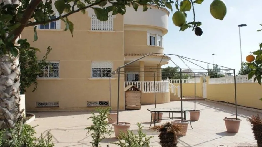 Apartamento de 6 dormitorios en Torrevieja, Spain No. 842 № 5