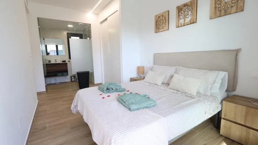 Apartamento de 2 dormitorios en Alicante, Spain No. 852 № 9