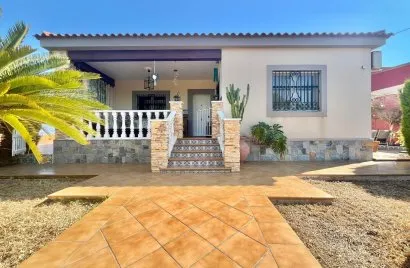 Villa de 3 dormitorios en Torrevieja, Spain No. 742