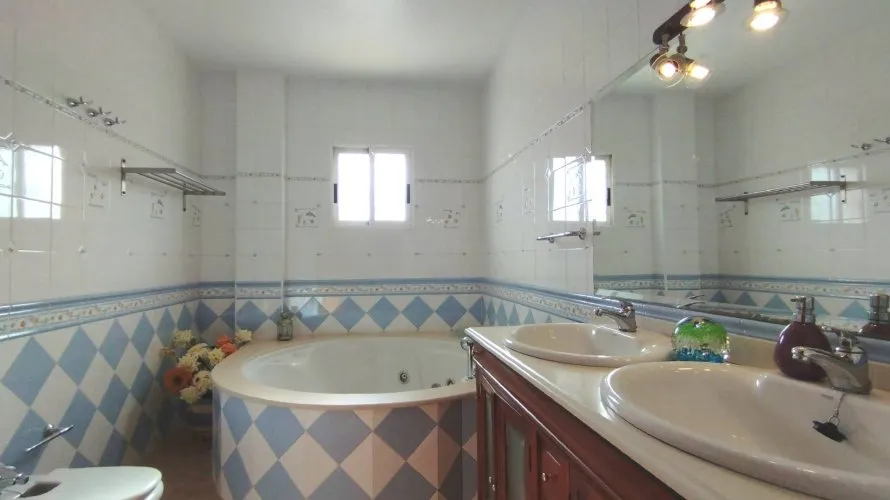 Apartamento de 6 dormitorios en Torrevieja, Spain No. 842 № 18