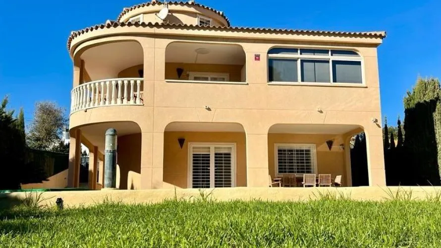Villa de 4 dormitorios en Torrevieja, Spain No. 99 № 19