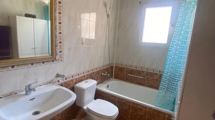 Сasa de 3 dormitorios en Torrevieja, Spain No. 1135 № 7