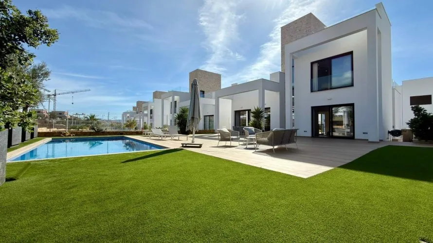 Villa de 5 dormitorios en Finestrat, Spain No. 1035 № 1