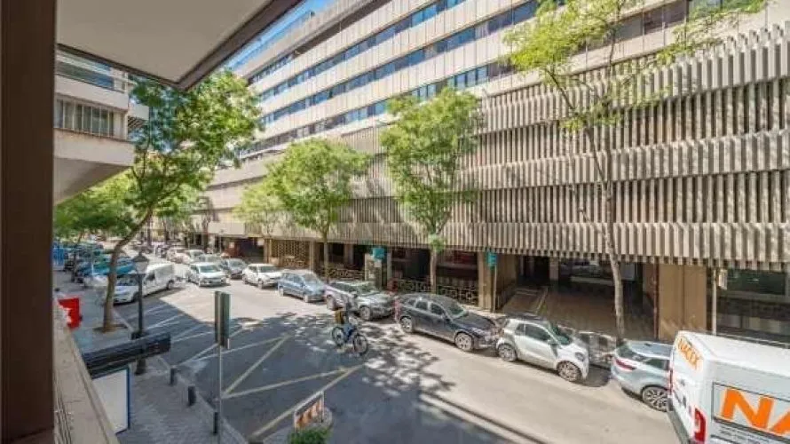 Apartamento de 2 dormitorios en Madrid, Spain No. 636 № 3