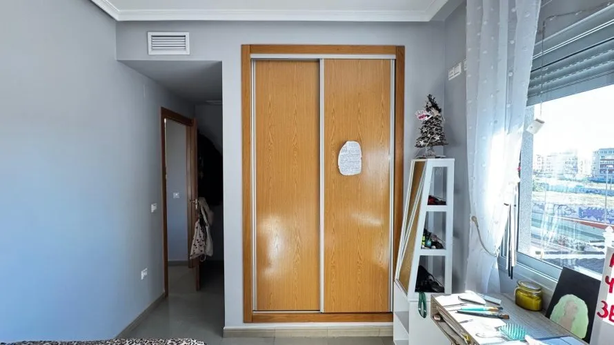 Apartamento de 3 dormitorios en Nueva Torrevieja, Spain No. 1183 № 1