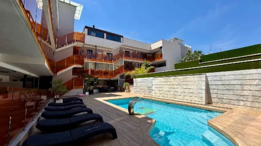 Apartamento de 2 dormitorios en Torrevieja, Spain No. 739 № 18