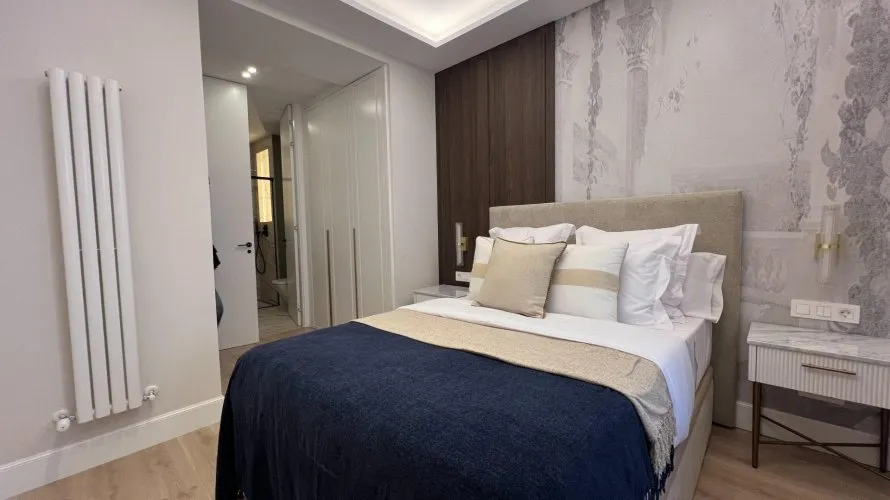 Apartamento de 2 dormitorios en Madrid, Spain No. 849 № 10