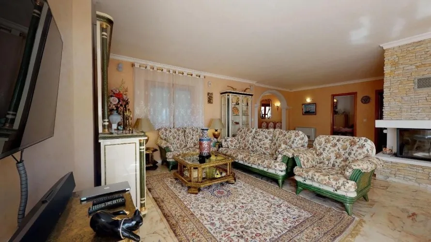 Villa de 7 dormitorios en Maryvilla, Spain No. 397 № 3