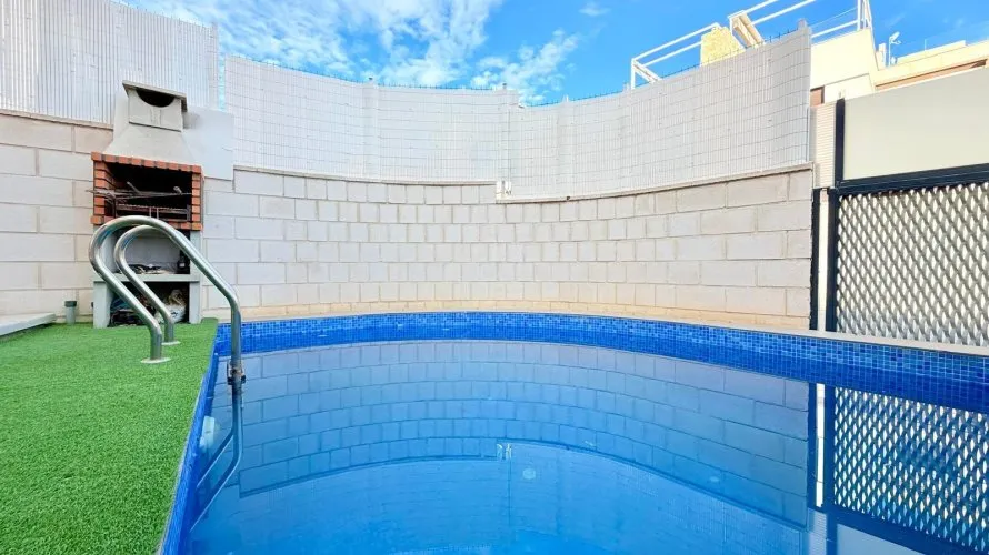 Apartamento de 3 dormitorios en La Florida, Spain No. 1038 № 3