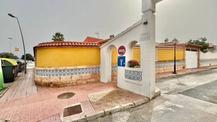 Apartamento de 2 dormitorios en Torrevieja, Spain No. 1056 № 27