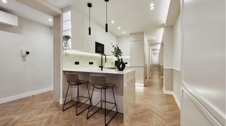 Apartamento de 3 dormitorios en Madrid, Spain No. 801 № 4