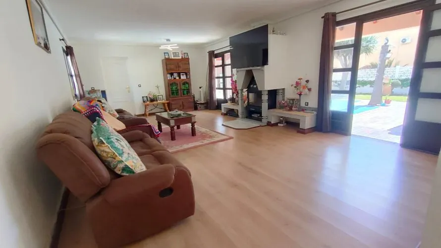 Сasa de 209m² en Alicante, Spain No. 950 № 1