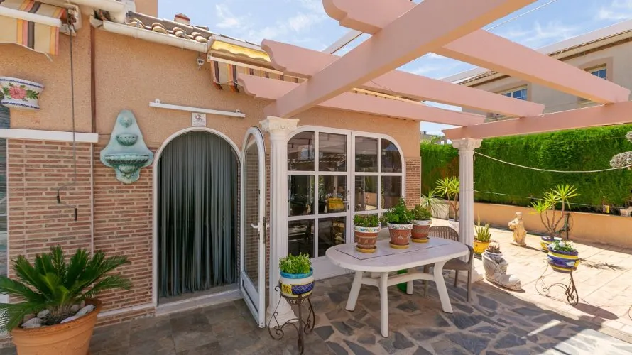 Villa de 158m² en Cabo Roig, Spain No. 1166 № 24