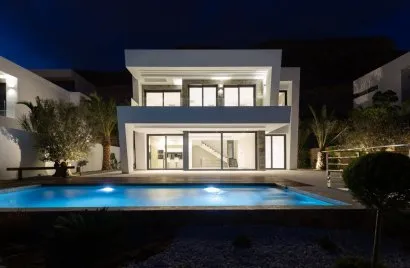 Villa de 5 dormitorios en Finestrat, Spain No. 1317