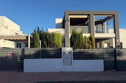 Apartamento de 3 dormitorios en Torrevieja, Spain No. 167
