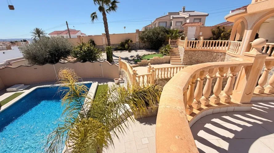 Villa de 5 dormitorios en Ciudad Quesada, Spain No. 1082 № 2