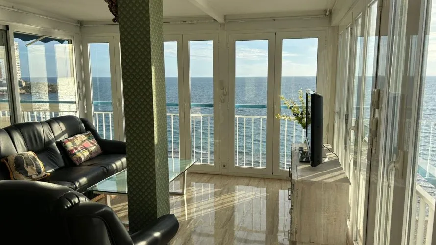 Apartamento de 2 dormitorios en Benidorm, Spain No. 652 № 2