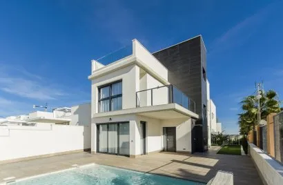Villa de 4 dormitorios en San Miguel de Salinas, Spain No. 396