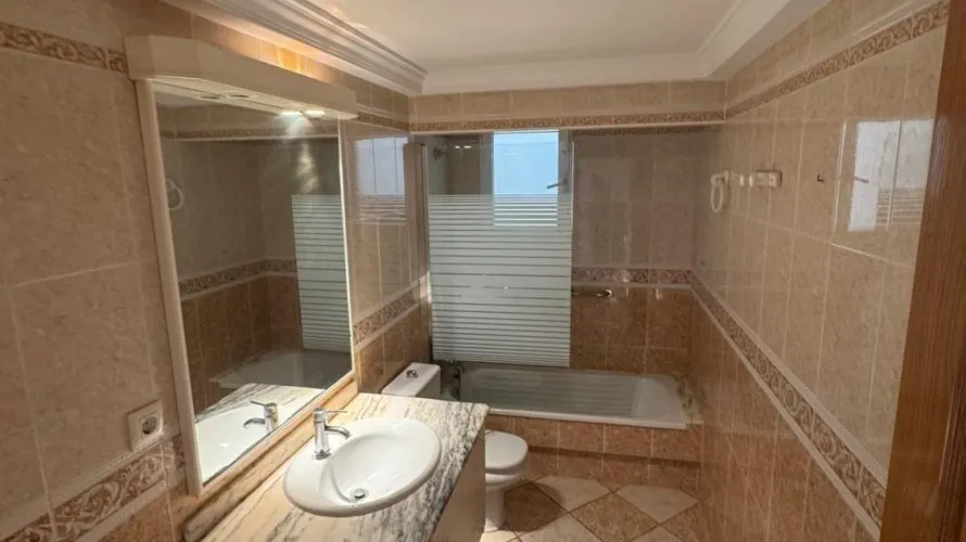 Apartamento de 3 dormitorios en Torrevieja, Spain No. 806 № 6