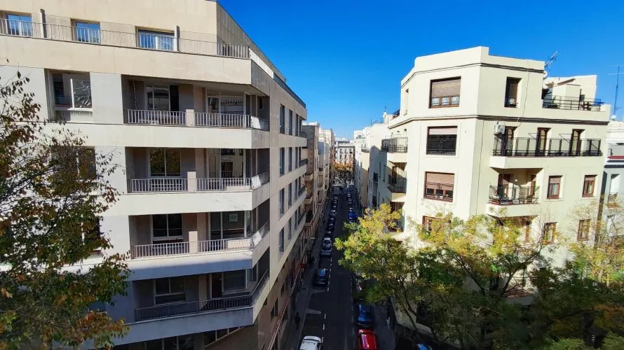 Apartamento de 2 dormitorios en Madrid, Spain No. 643 № 3