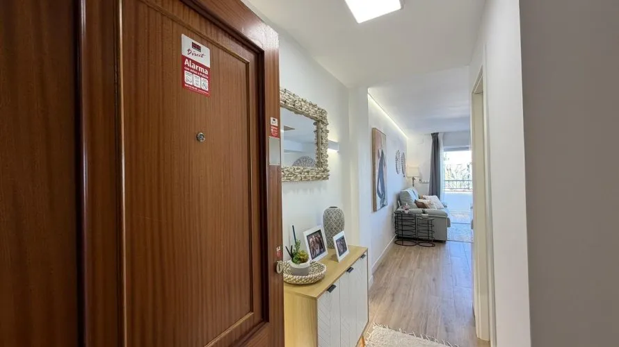 Apartamento de 3 dormitorios en Torrevieja, Spain No. 231