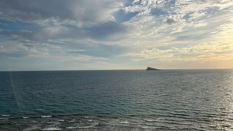 Apartamento de 2 dormitorios en Benidorm, Spain No. 652