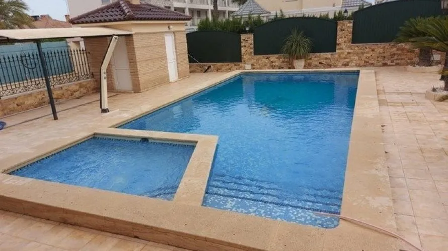 Villa de 5 dormitorios en La Veleta, Spain No. 334
