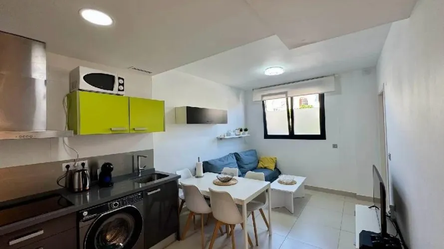 Apartamento de 2 dormitorios en Torrevieja, Spain No. 739 № 12