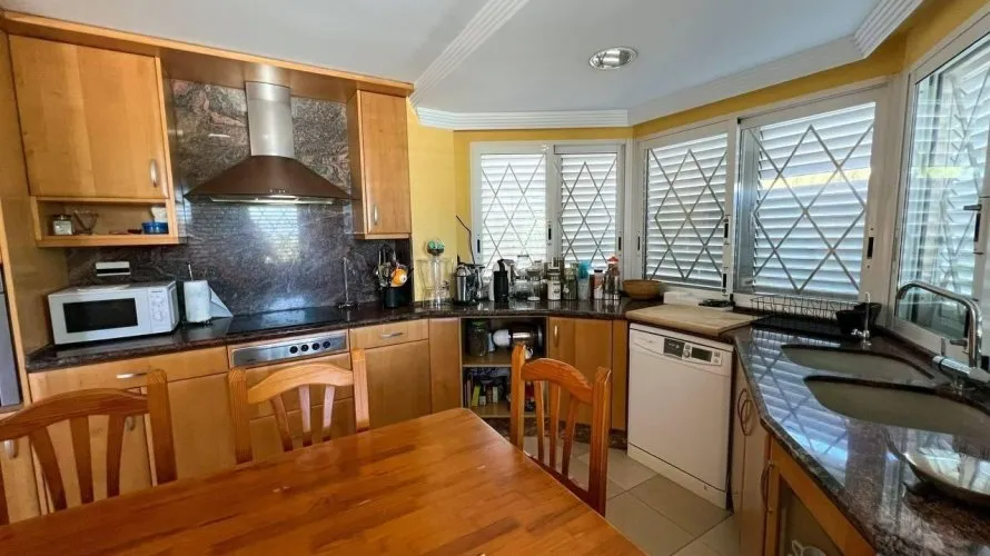 Apartamento de 4 dormitorios en Manises, Spain No. 1312 № 6