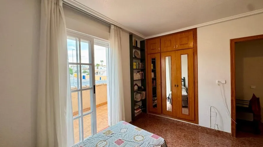 Apartamento de 3 dormitorios en Torrevieja, Spain No. 1031 № 14