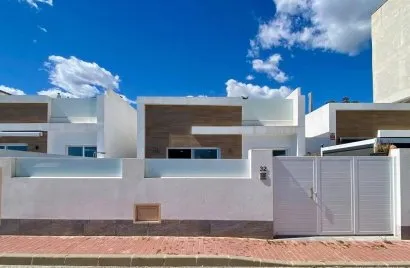 Villa de 3 dormitorios en Avileses, Spain No. 1175