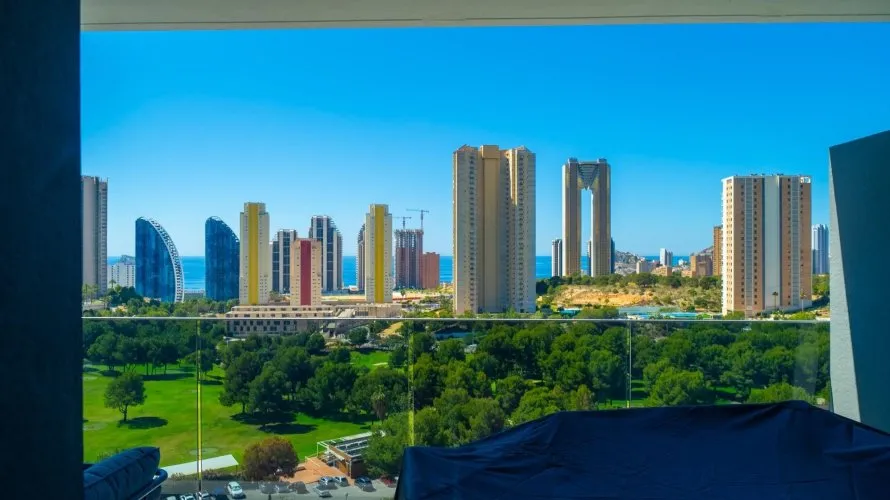 Apartamento de 2 dormitorios en Benidorm, Spain No. 727 № 6