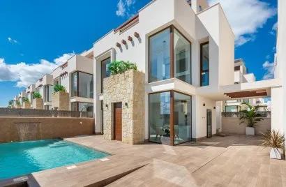 Villa de 3 dormitorios en La Herrada, Spain No. 606