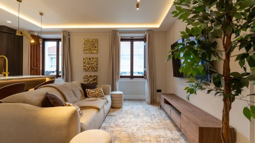 Apartamento de 3 dormitorios en Madrid, Spain No. 951 № 2
