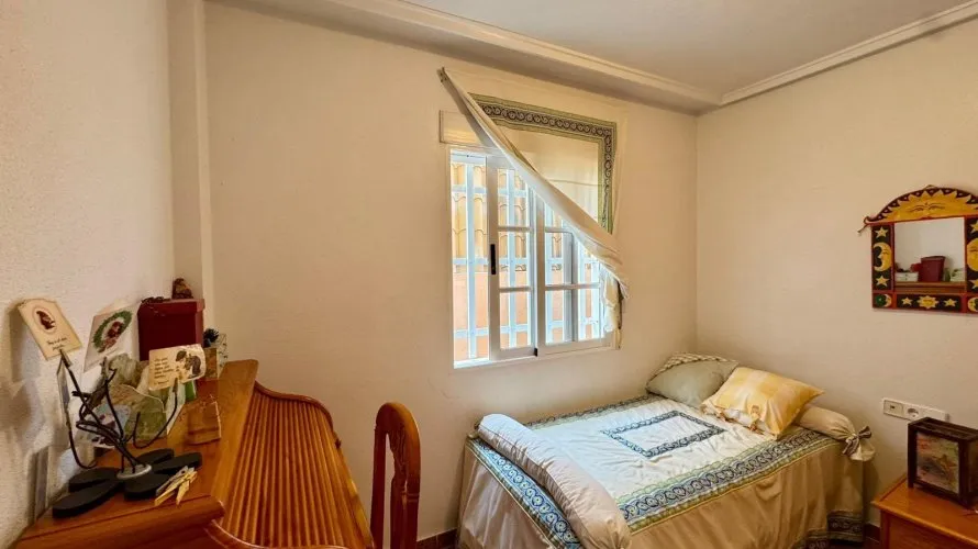 Apartamento de 3 dormitorios en Torrevieja, Spain No. 1031 № 15