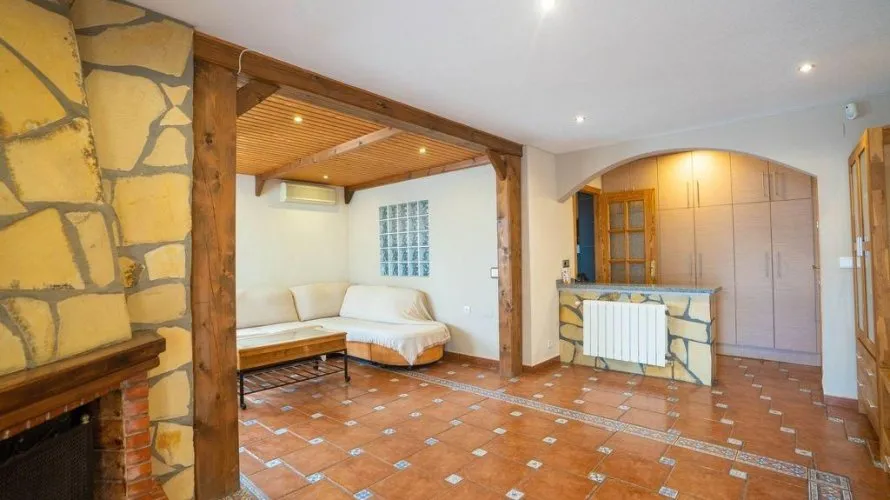 Villa de 4 dormitorios en Alicante, Spain No. 831 № 25