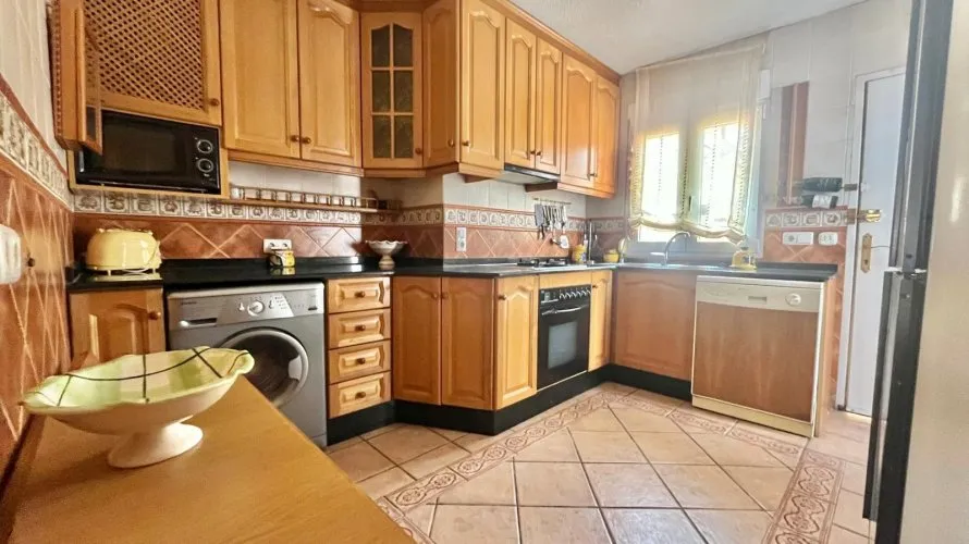 Apartamento de 2 dormitorios en Torrevieja, Spain No. 1056 № 12