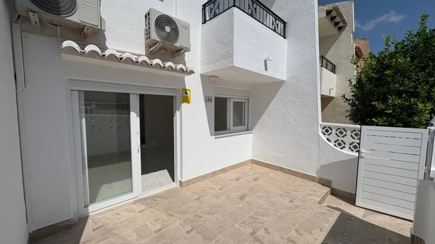 Сasa de 3 dormitorios en Torrevieja, Spain No. 791 № 24