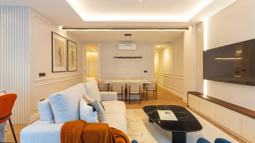 Apartamento de 3 dormitorios en Madrid, Spain No. 234 № 3