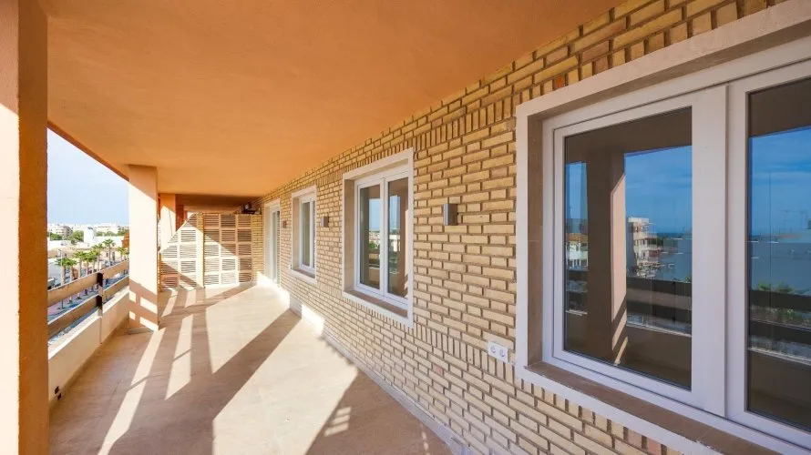 Apartamento de 3 dormitorios en Torrevieja, Spain No. 903 № 6