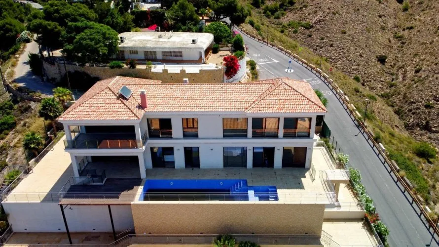 Apartamento de 4 dormitorios en Benidorm, Spain No. 459