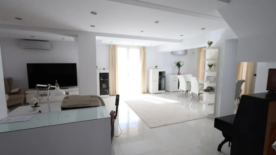 Apartamento de 4 dormitorios en Cabo Roig, Spain No. 846 № 9