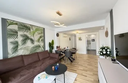 Apartamento de 3 dormitorios en Torrevieja, Spain No. 1042