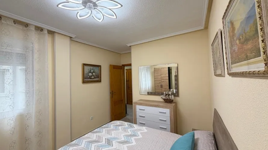 Apartamento de 3 dormitorios en Torrevieja, Spain No. 996 № 11