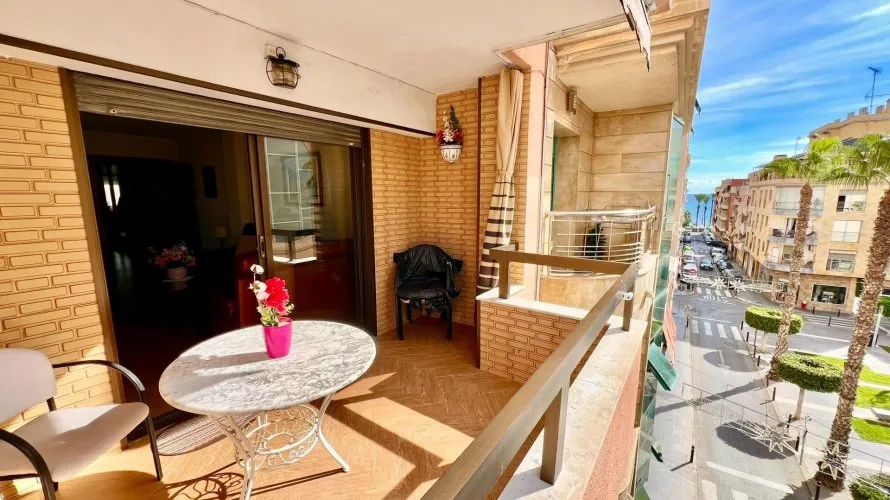 Apartamento de 3 dormitorios en Torrevieja, Spain No. 156 № 21
