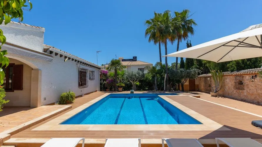 Villa de 4 dormitorios en Alicante, Spain No. 746 № 3